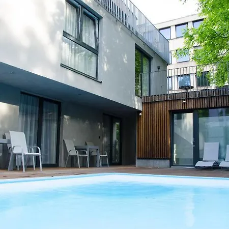 4 & 5 Apartment *
