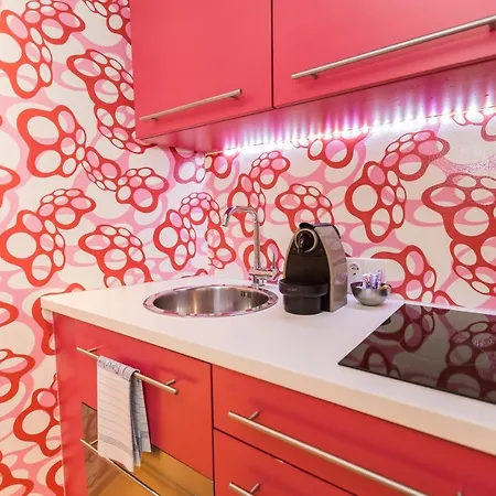 Apartment 4 & 5 *