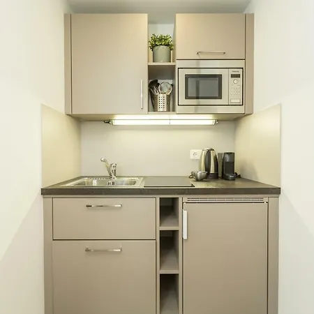 Apartment 4 & 5 *